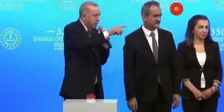 Erdoğan’dan engelli öğretmene: Sen engelliye benzemiyorsun
