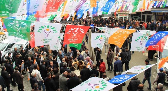 Serhat kentlerinde Yeşil Sol coşkusu