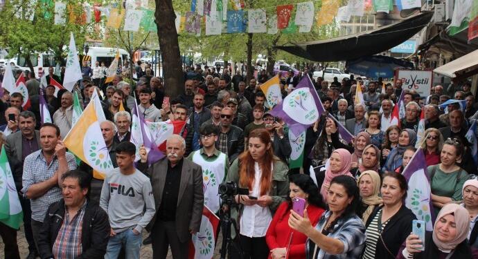 Kovancılar’da açılış mitinge dönüştü