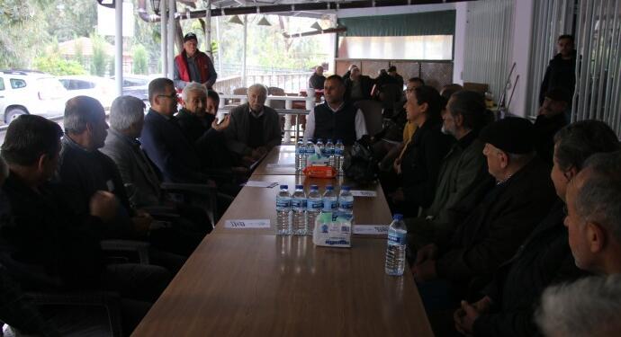 Yeşil Sol Parti adayı Defne’de ziyaretlerde bulundu