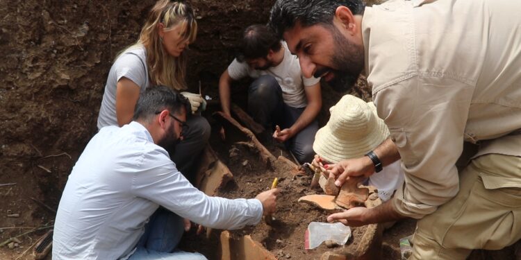 Hewlêr’de 1800 yıllık bir kadın mezarı bulundu