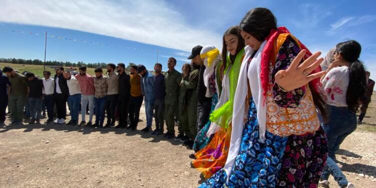 Kuzey ve Doğu Suriye kentleri 1 Mayıs için alanlarda