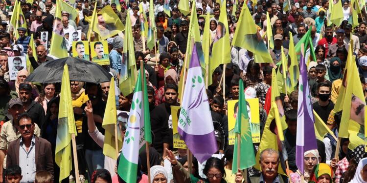 Qamişlo’da on binler tecride karşı mitingte buluştu