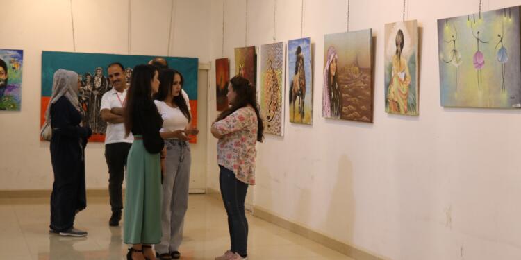Qamişlo’da resim sergisine yoğun ilgi