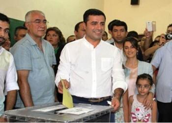 Demirtaş’tan sandık mesajı: Ben oyumu kullandım, ya siz?