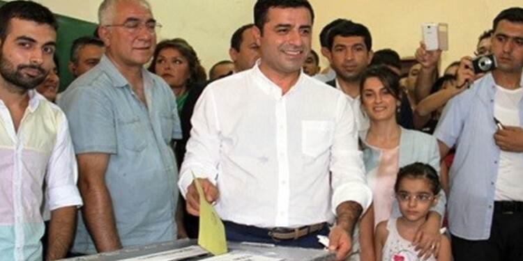 Demirtaş’tan sandık mesajı: Ben oyumu kullandım, ya siz?