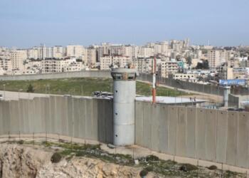 İsrail ordusu mülteci kampına baskın düzenledi 3 Filistinliyi katletti