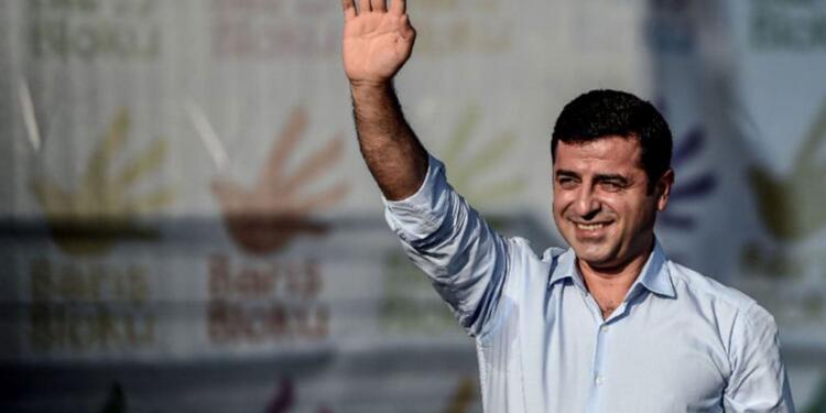 Demirtaş’tan İzmirlilere çağrı: Her evden 1 oy Yeşil Sol Parti’ye verin