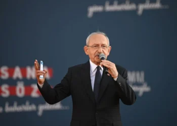 Kılıçdaroğlu: Yönetimi vermemezlik edemez, tıpış tıpış verecek