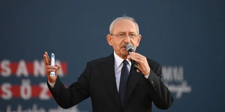 Kılıçdaroğlu: Yönetimi vermemezlik edemez, tıpış tıpış verecek