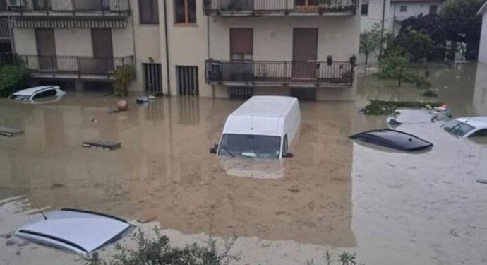 İtalya’da 9 kişi yaşanan sel nedeniyle hayatını kaybetti