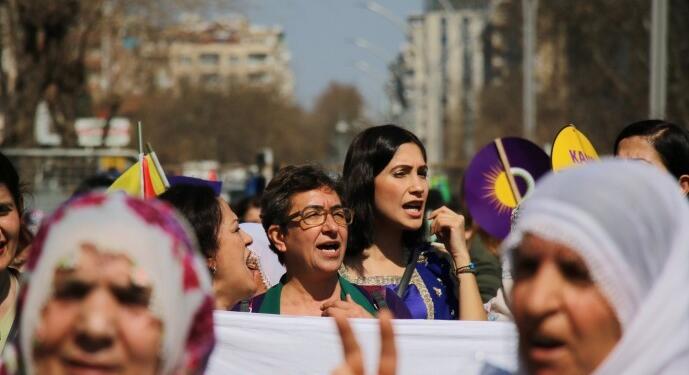 Mahkeme Ayşe Gökkan’a ‘ırkçı’ ve ‘faşist’ dedi!