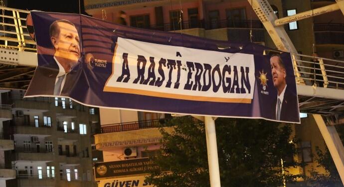 Kürde yasak AKP’ye serbest