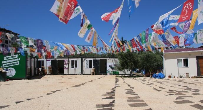 Yeşil Sol Parti seçimler için Hatay’a otobüsler kaldırıyor