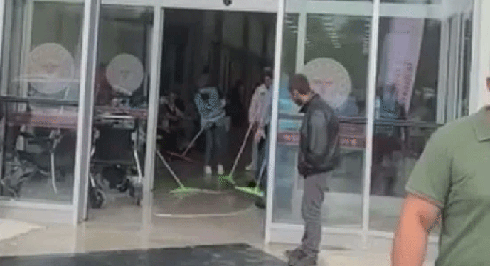 Erdoğan’ın açılışını yaptığı hastaneyi su bastı