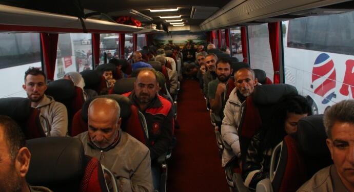 Hareketli seçmen oy kullanmak için yola çıktı