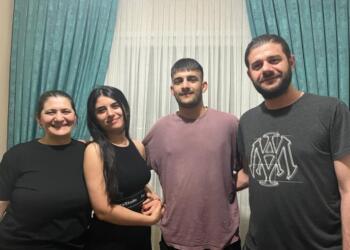 Aile boyu Yeşil Sol Parti müşahiti oldular