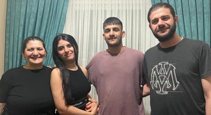 Aile boyu Yeşil Sol Parti müşahiti oldular