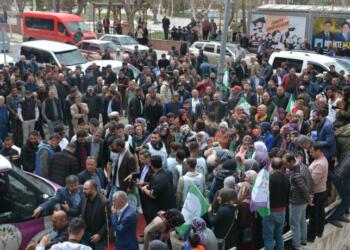 Yeşil Sol Parti büro açılışına katılan sanatçılara gözaltı