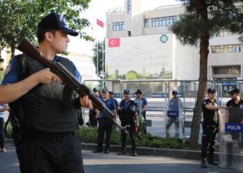 Soylu’dan Talimat: Kayyum belediyelerindeki bilgisayarlar polislere verildi