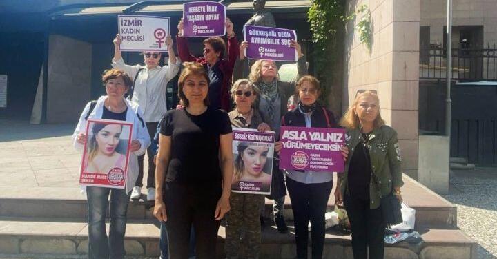 Kadınlar adliye önünden seslendi: Bu iktidarı göndereceğiz