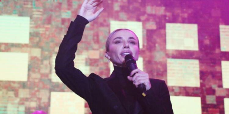 Şarkıcı Gülşen’e hapis cezası