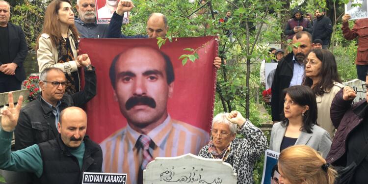 Gazi Mezarlığı’nda Ocak ve Karakoç anıldı: Kaybedenler mutlaka kaybedecek