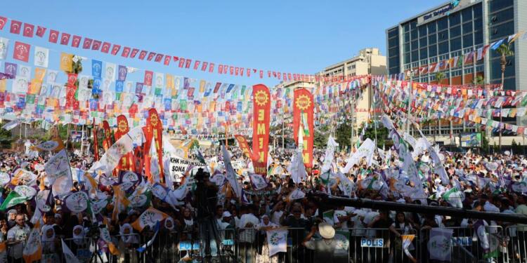 Adana’da onbinler Yeşil Sol mitinginde: Bu iş birinci turda bitecek