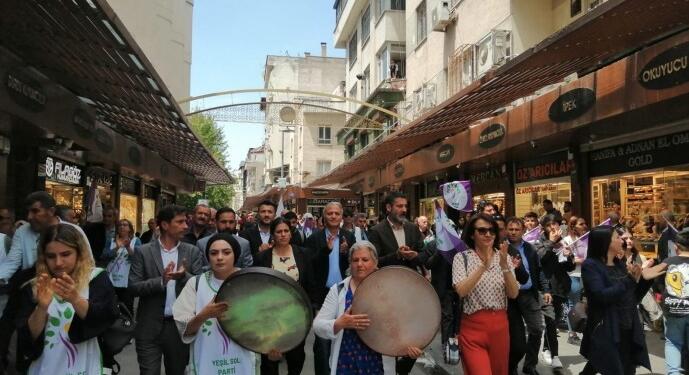 Seçimlere 3 gün kaldı: Ağacının altına mührü basıyoruz