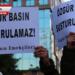 ‘Gazeteci, renklerin üzerine çekilen siyah boyayı kazır’