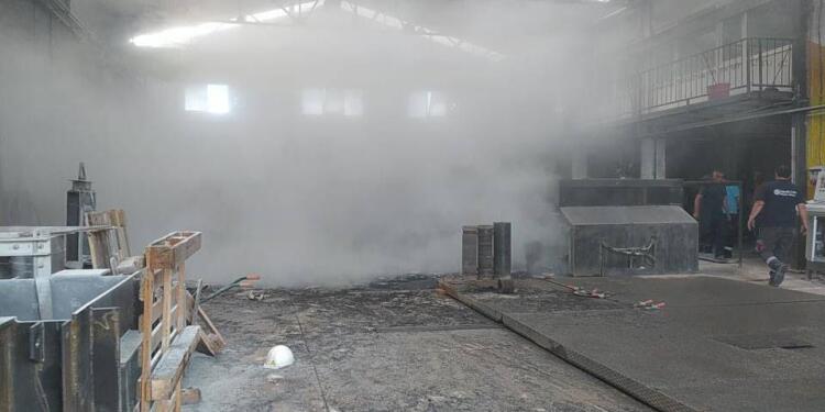 Bronz fabrikasında patlama: 2’si ağır 6 işçi yaralandı