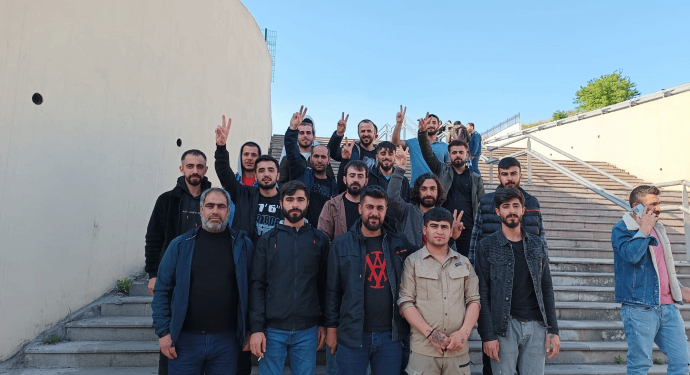 Halay çektikleri için gözaltına alınan gençler serbest