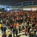 İstanbullular İmamoğlu’nu karşılamak için havalimanında