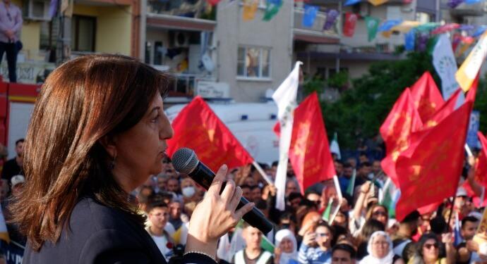 Buldan Manisa’da konuştu: Bir oy Yeşil Sol’a, bir oy faşizmi geriletmeye