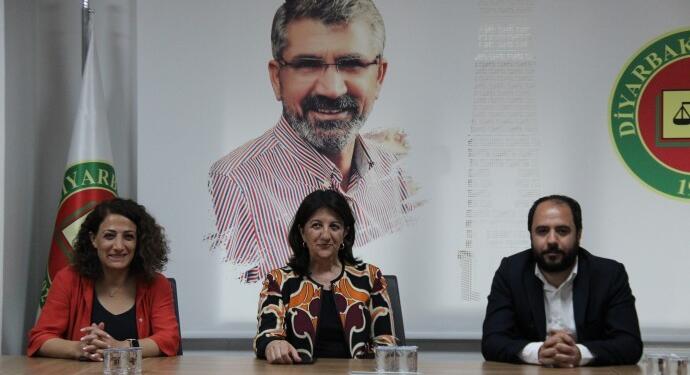 Buldan 28 Mayıs için ÖHD ve Amed Barosu’nu ziyaret etti