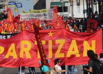 Üç kentte ev baskınları: Birçok kişiye gözaltı