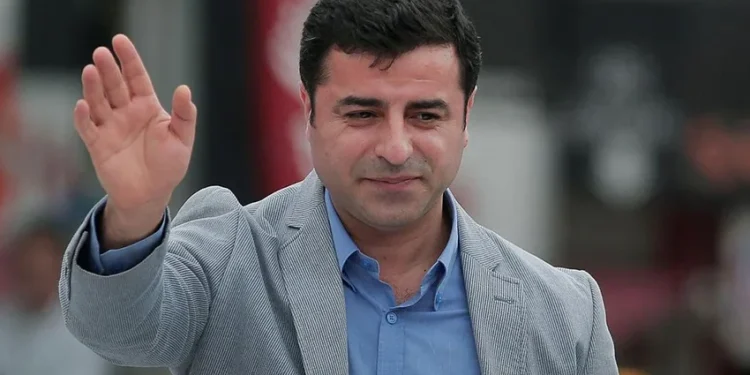 Demirtaş: Kılıçdaroğlu’na oy verin Türkiye nefes alsın
