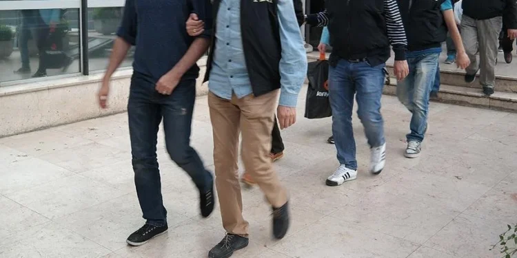 Mêrdîn’de 13 kişi gözaltına alındı