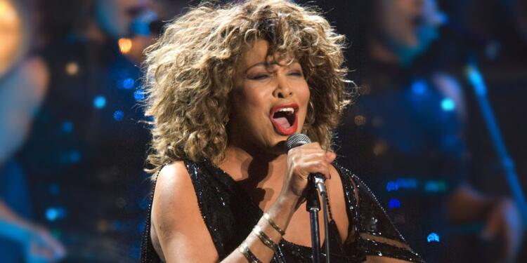 Dünyaca ünlü şarkıcı Tina Turner hayatını kaybetti