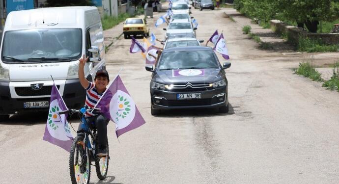 Yeşil Sol Parti konvoylarla son turları attı