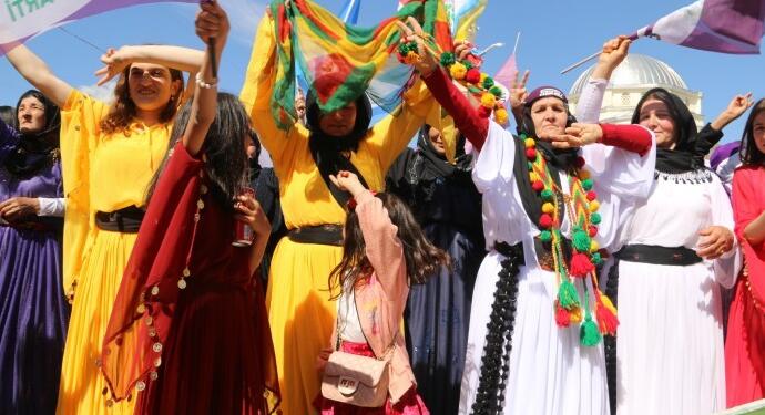 Yeşil Sol Parti çalışmalarını kent kent sürdürüyor