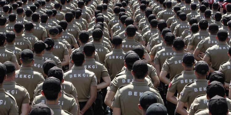 AYM’den bekçilerin silah kullanmasına onay