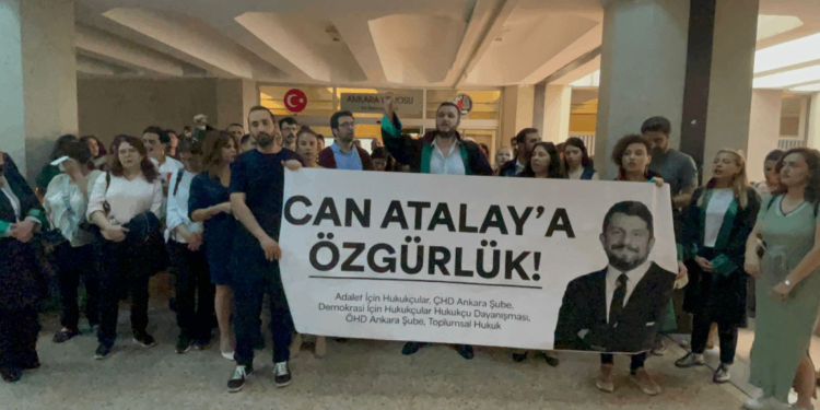 Atalay serbest bırakılsın diyen avukatlara polis saldırısı