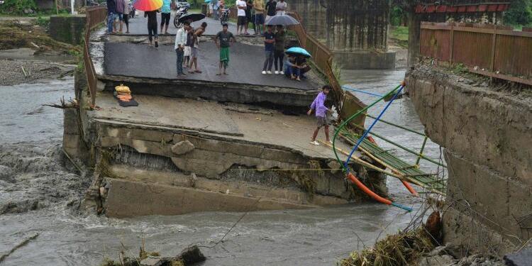 Güney Asya’da muson yağmurları can aldı: 19 kişi öldü
