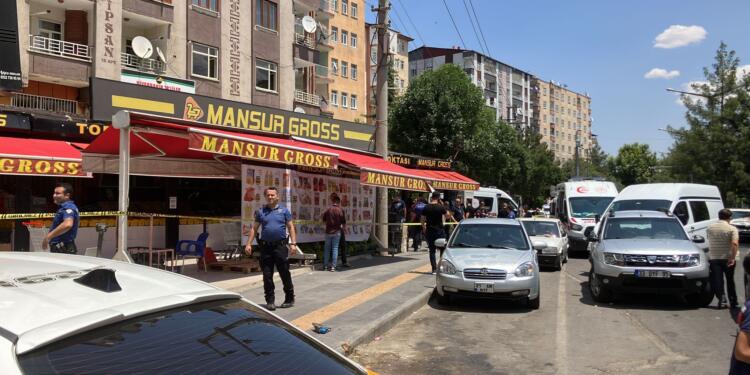 Amed’de husumetli bekçiler çatıştı: 2 ölü