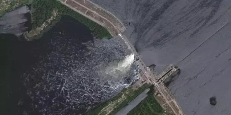 Nükleer santrali besleyen baraj vuruldu: Ukrayna ve Rusya birbirini suçladı