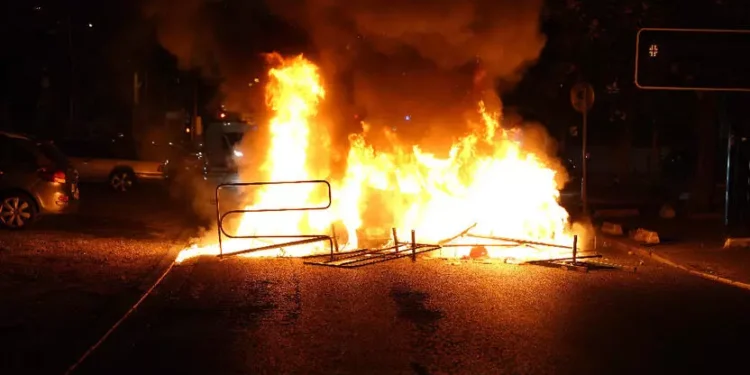 Fransa’da polis tarafından vurulan genç için protestolar devam ediyor