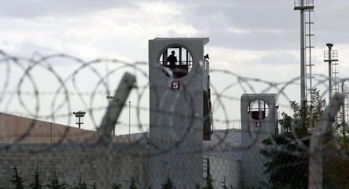 Avçil: İmralı’daki hukuksuzluk cezaevlerinde ‘işkence metoduna’ dönüştü