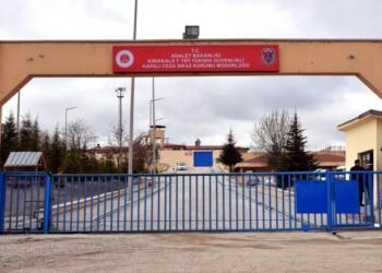 Açlık grevindeki tutuklulara ‘tünel kazıyorsunuz’ tacizi!