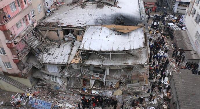 Deprem raporu: 3 milyon insan göç etti, 2 milyon insan hala çadırlarda yaşıyor